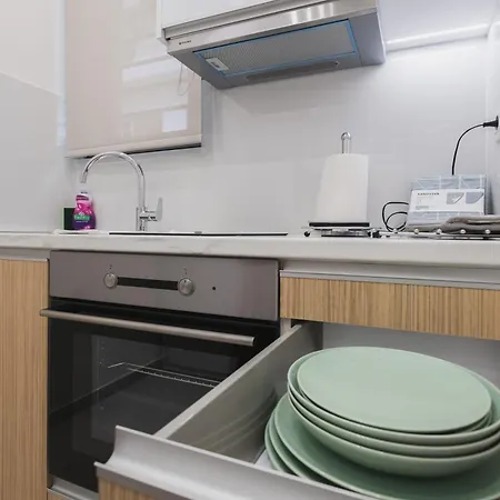 Peris 4 With Yard Steps To Old Town - Ac, Wifi Apartment *